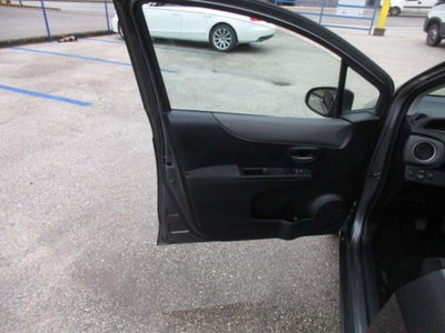 Toyota Yaris 1.D-4D 5 porte Lounge (9)