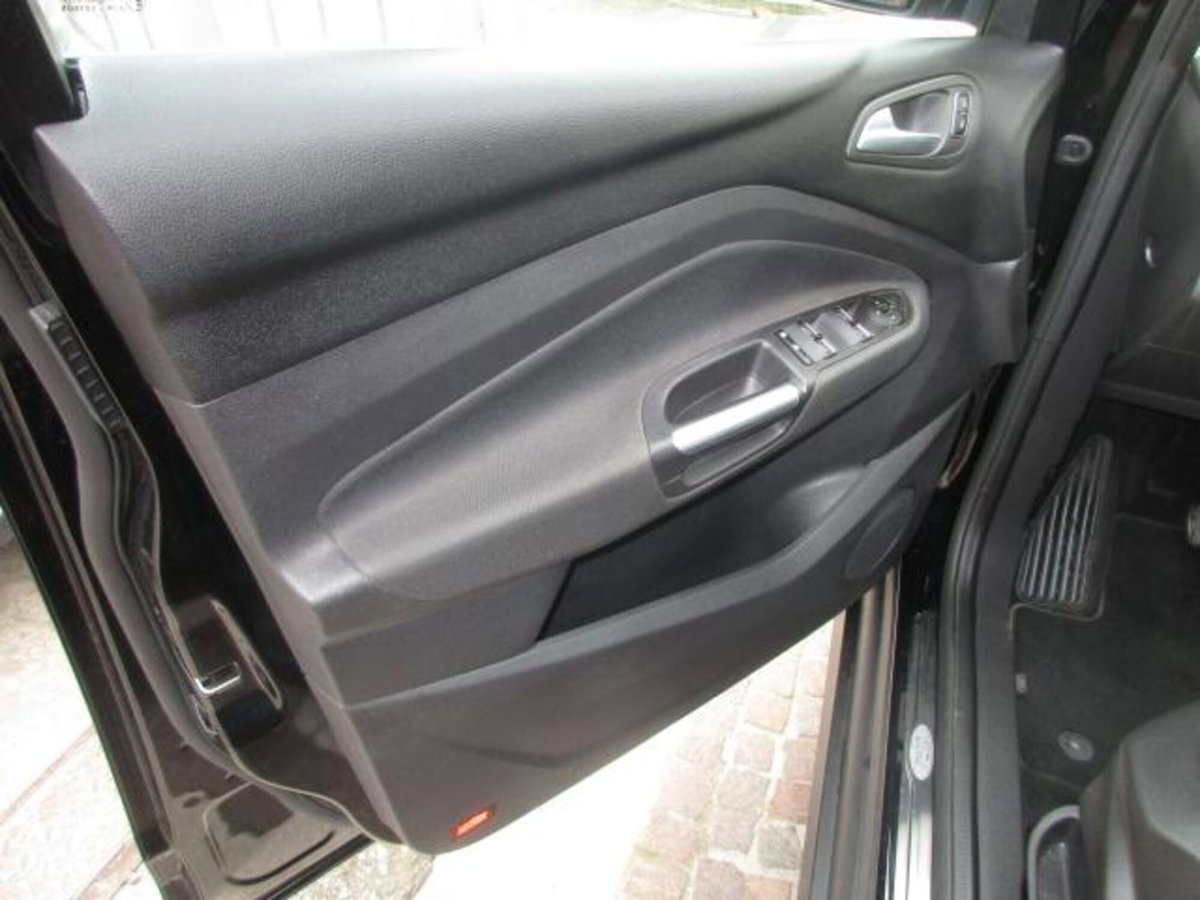 Ford C-Max 1.0 EcoBoost 125CV Start&Stop Titanium X (9)