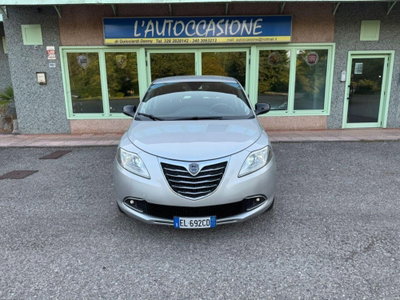 Lancia Ypsilon 1.2 69 CV 5 porte Gold (2)