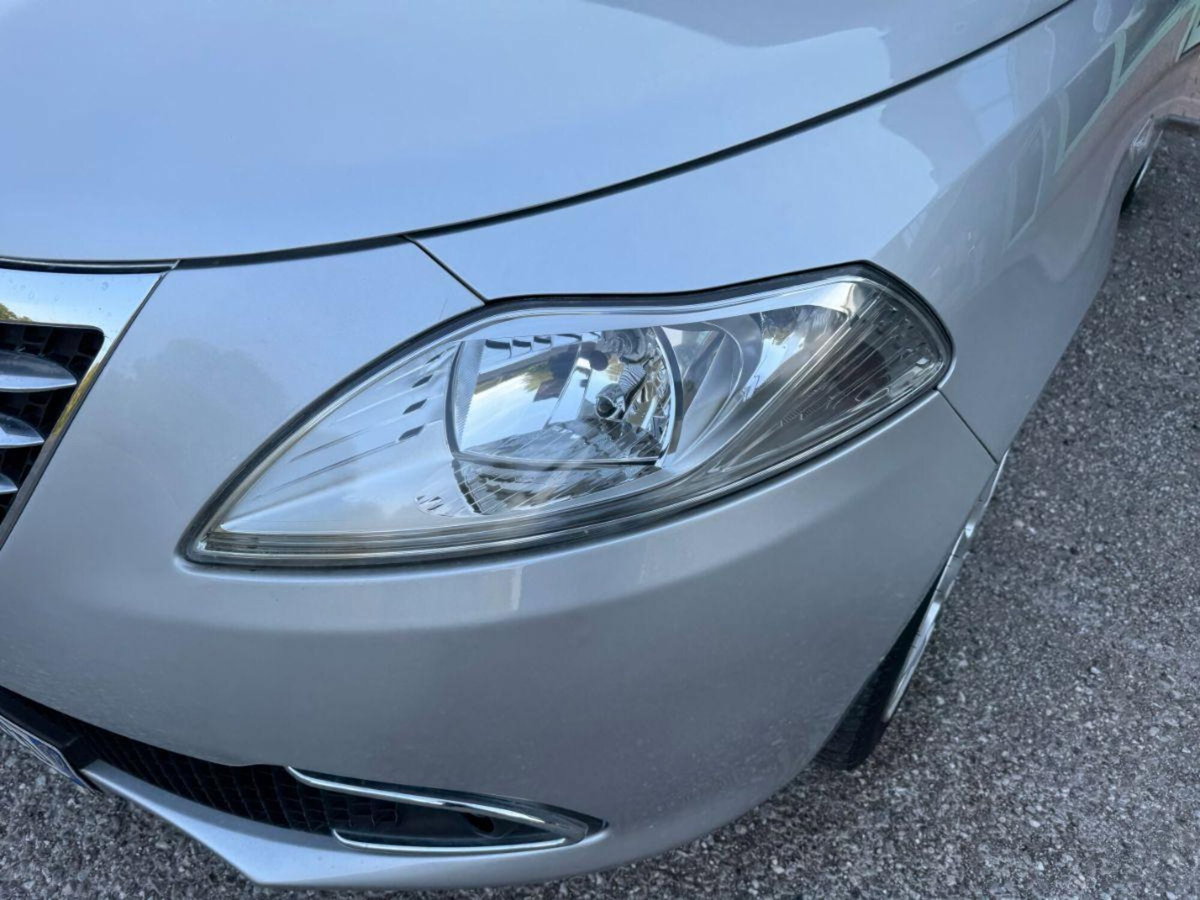 Lancia Ypsilon 1.2 69 CV 5 porte Gold (20)