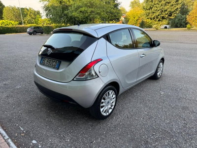 Lancia Ypsilon 1.2 69 CV 5 porte Gold (4)
