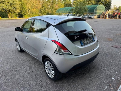 Lancia Ypsilon 1.2 69 CV 5 porte Gold (6)