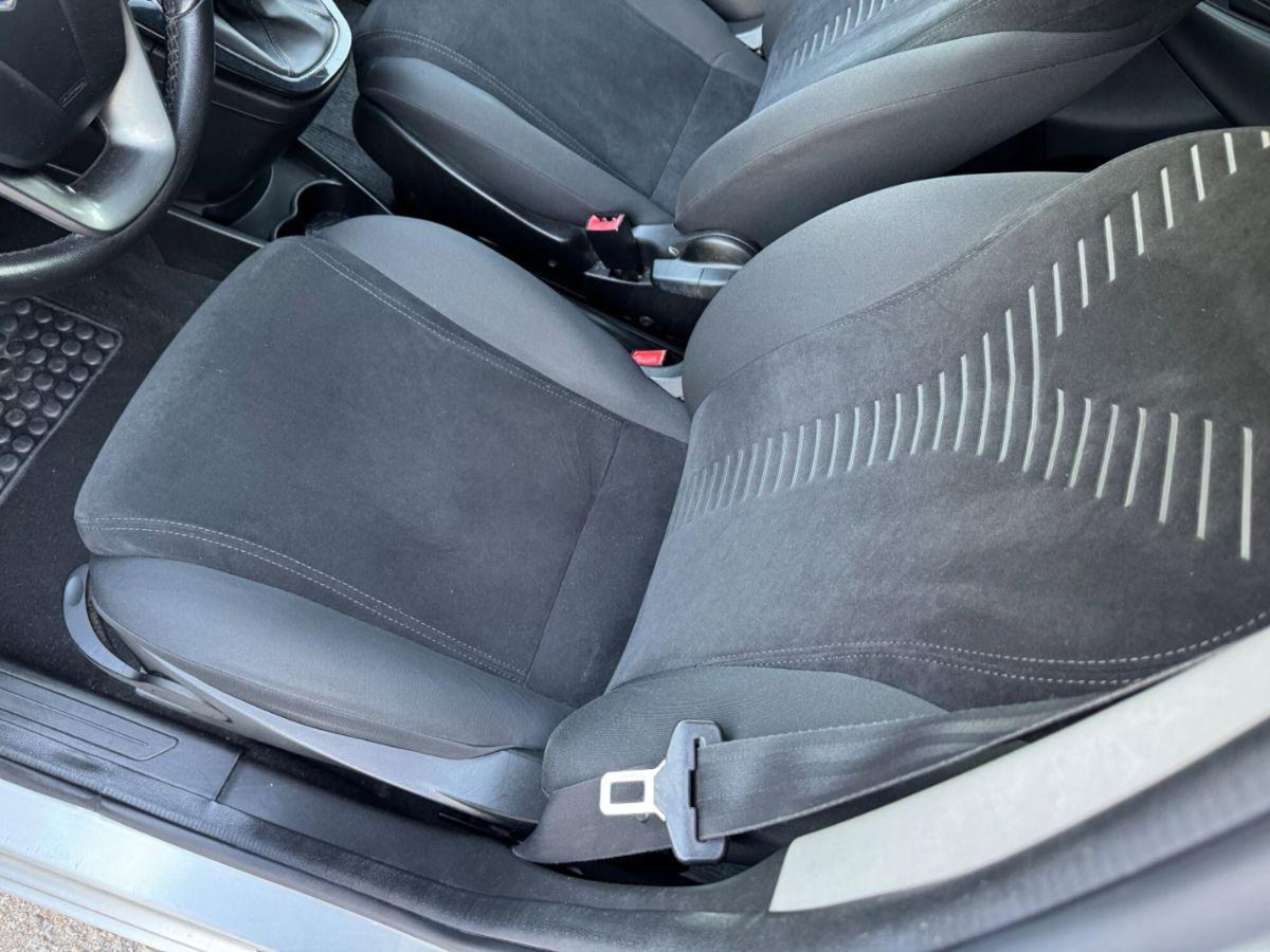 Lancia Ypsilon 1.2 69 CV 5 porte Gold (9)