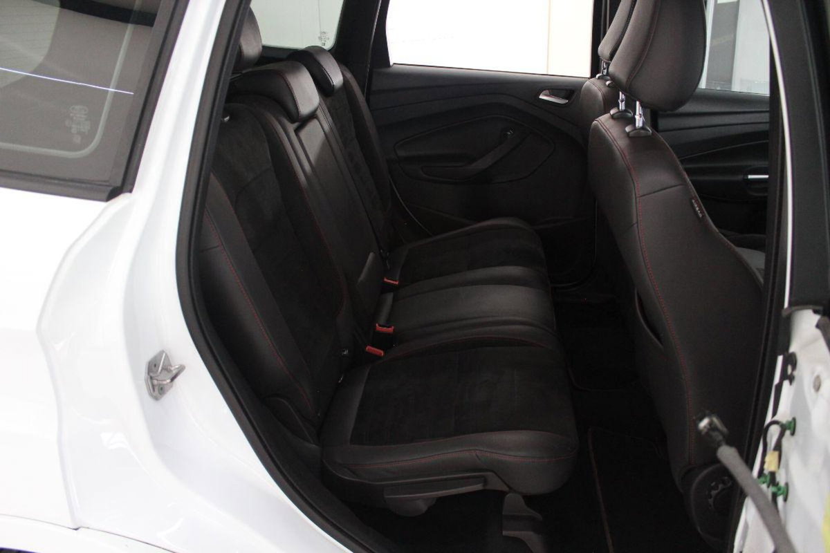 Ford Kuga 2.0 TDCI 120 CV S&S 2WD Powershift ST-Line (13)