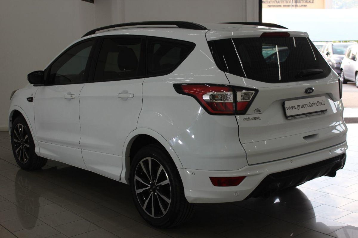 Ford Kuga 2.0 TDCI 120 CV S&S 2WD Powershift ST-Line (6)