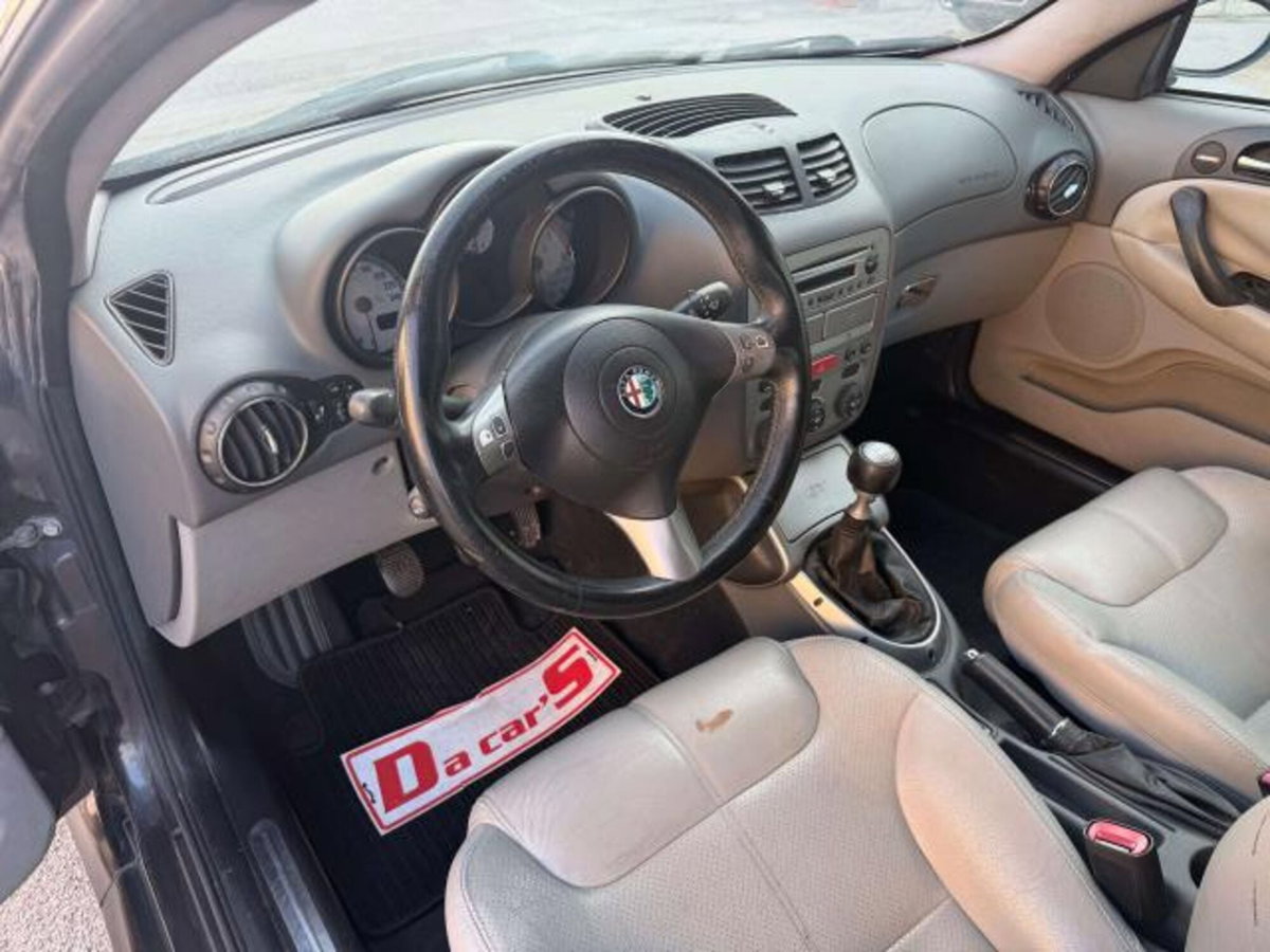 Alfa Romeo GT 1.9 MJT 16V Distinctive (15)