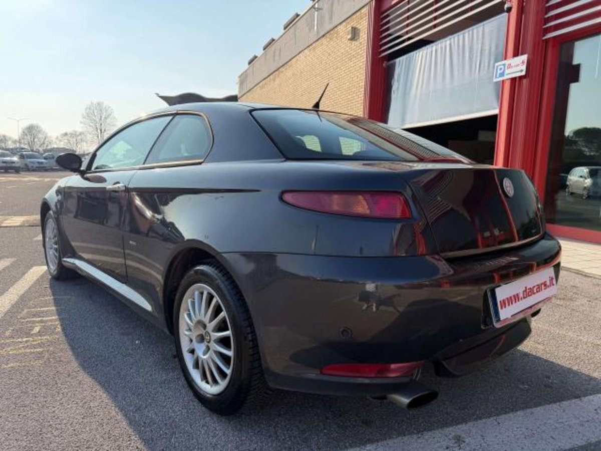 Alfa Romeo GT 1.9 MJT 16V Distinctive (5)