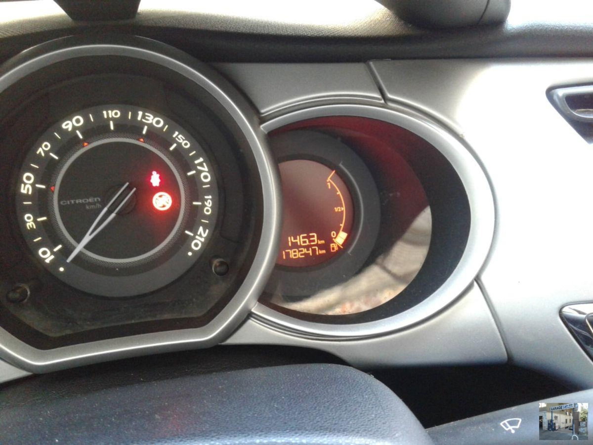 Citroen C3 1.1 White Selection (13)