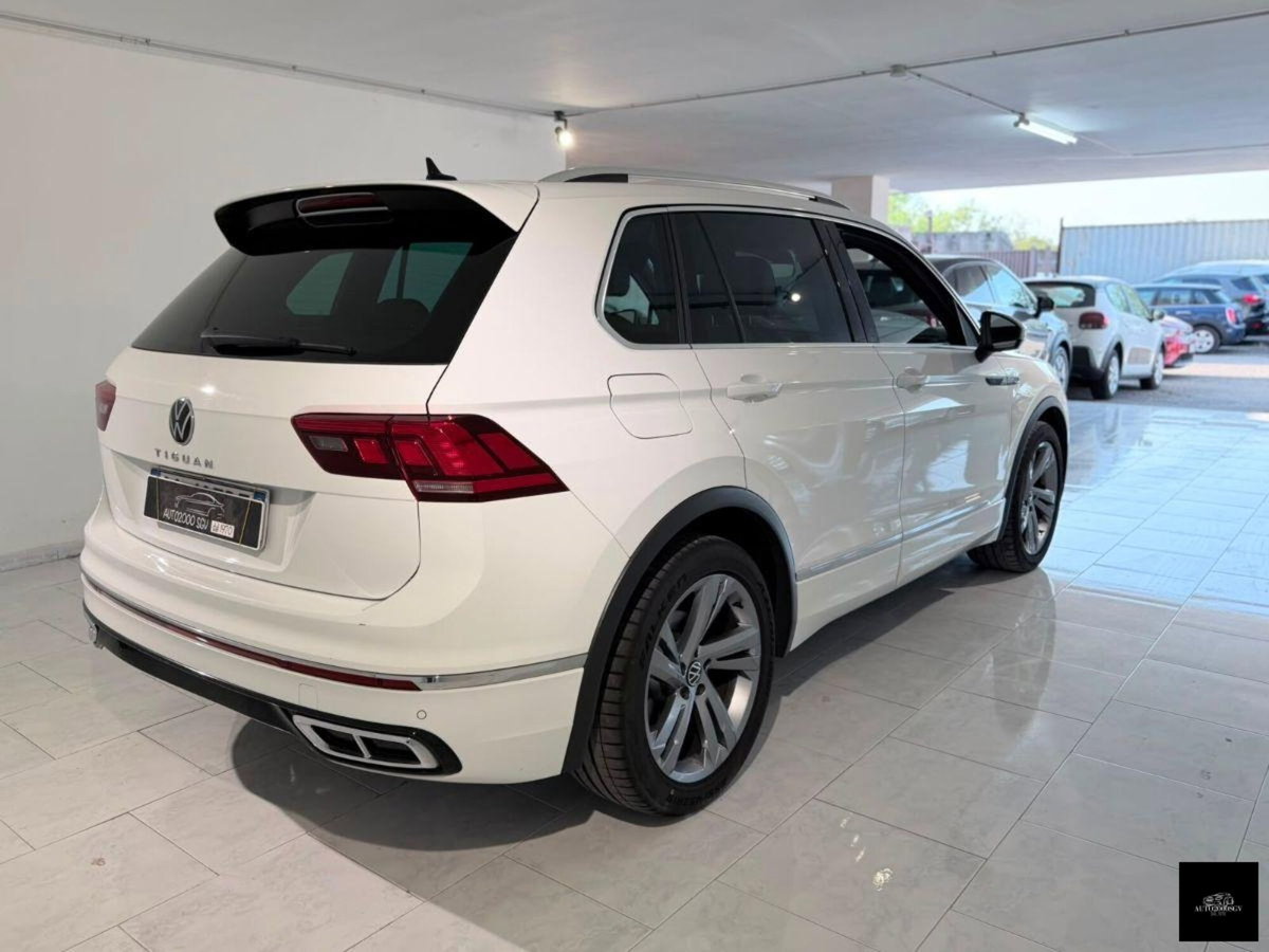 Volkswagen Tiguan 2.0 BiTDI SCR DSG 4MOTION Executive R-Line BMT (17)