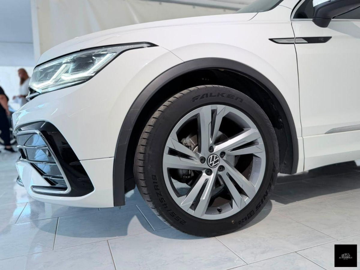Volkswagen Tiguan 2.0 BiTDI SCR DSG 4MOTION Executive R-Line BMT (5)