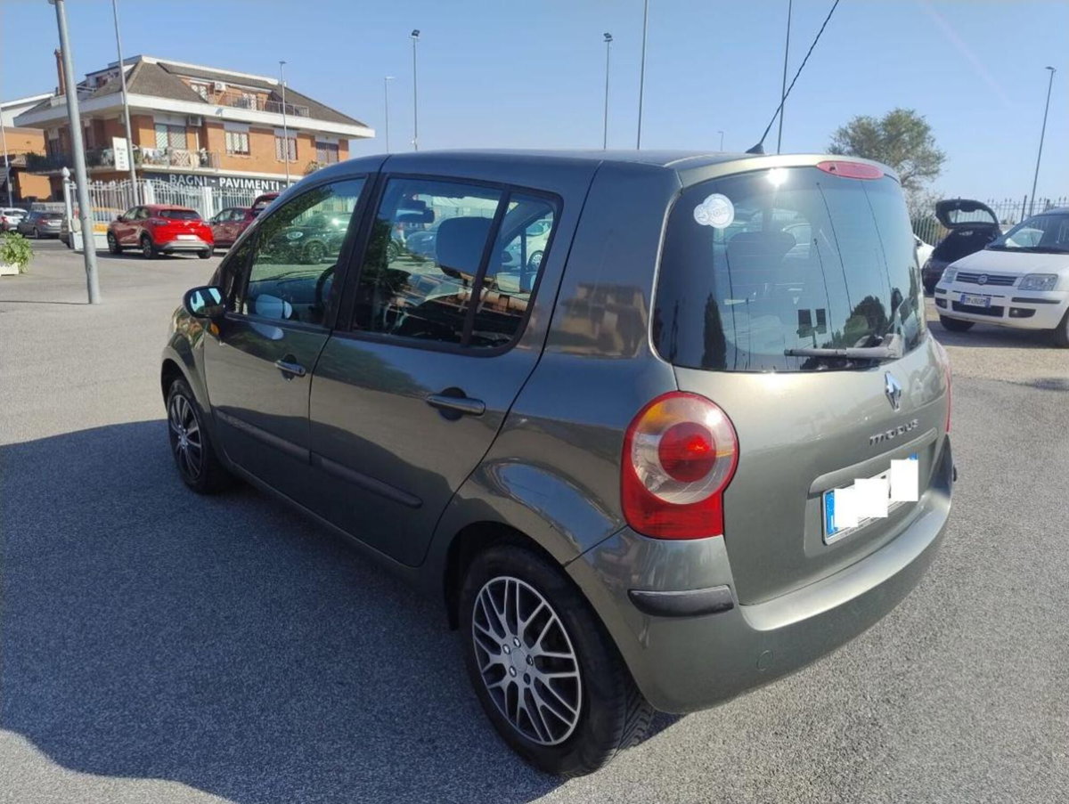 Renault Modus 1.5 dCi 105CV Dynamique (8)