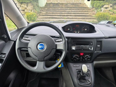 Fiat Idea 1.2 16V BlackLabel (12)