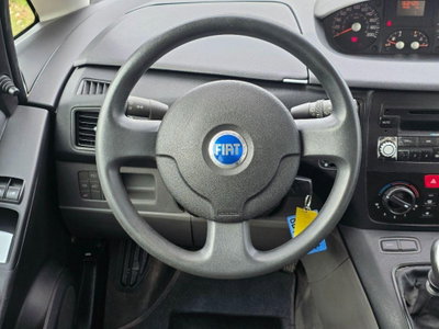 Fiat Idea 1.2 16V BlackLabel (13)