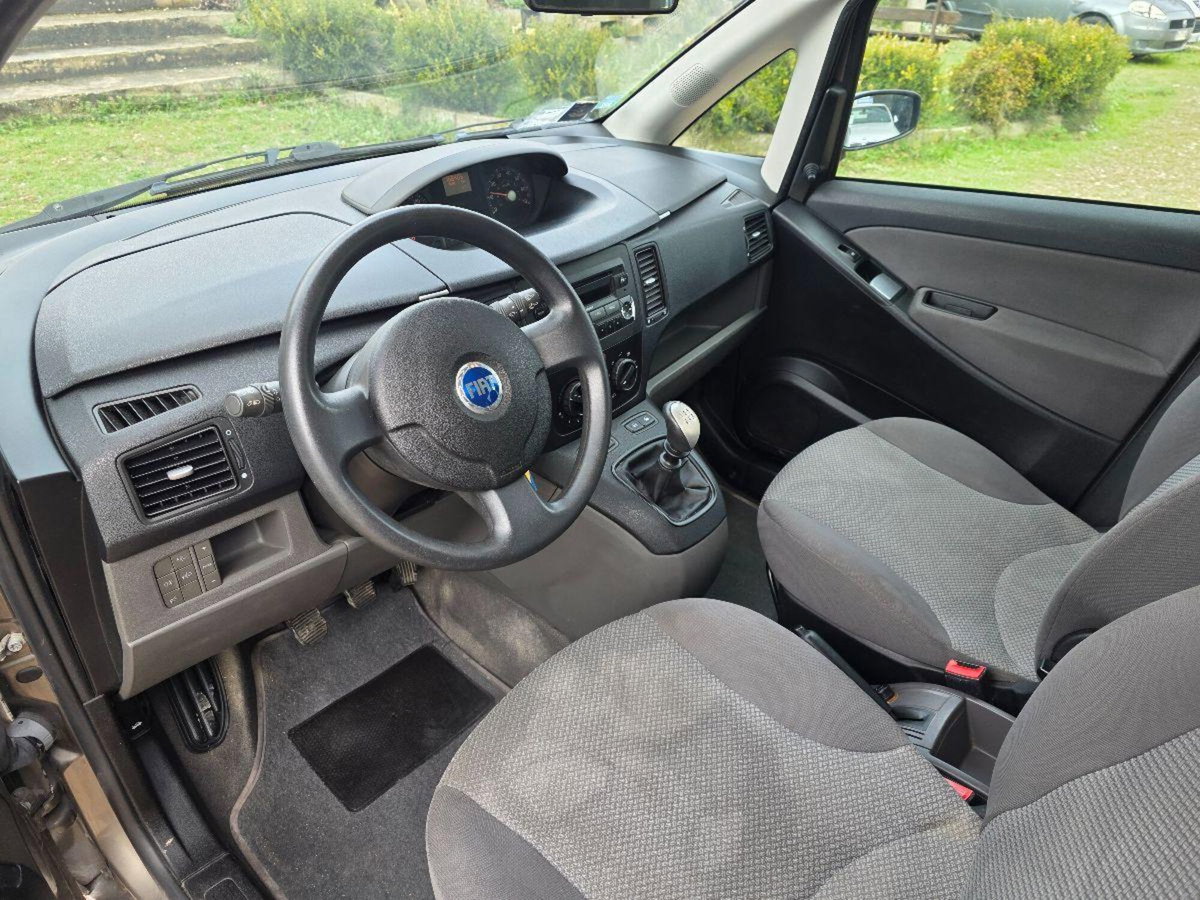 Fiat Idea 1.2 16V BlackLabel (15)