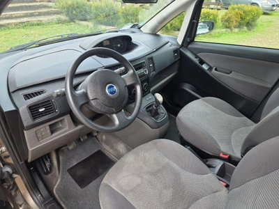 Fiat Idea 1.2 16V BlackLabel (15)