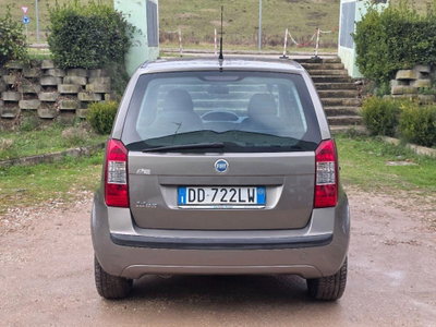 Fiat Idea 1.2 16V BlackLabel (5)