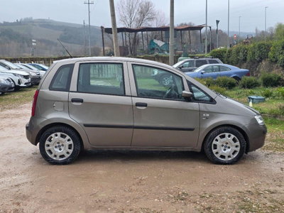 Fiat Idea 1.2 16V BlackLabel (7)