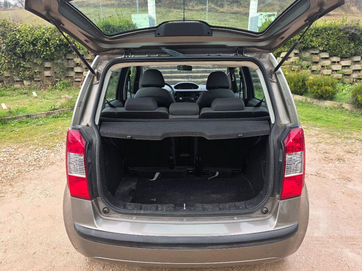 Fiat Idea 1.2 16V BlackLabel (9)