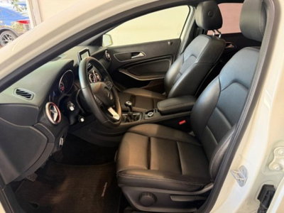 Mercedes-Benz Classe A 180 d Premium (10)