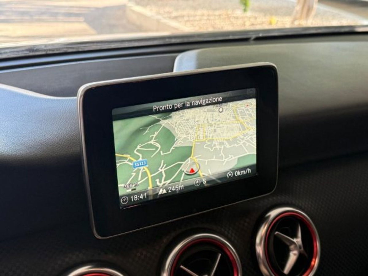 Mercedes-Benz Classe A 180 d Premium (15)