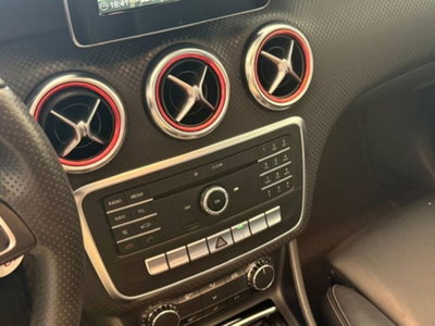Mercedes-Benz Classe A 180 d Premium (18)