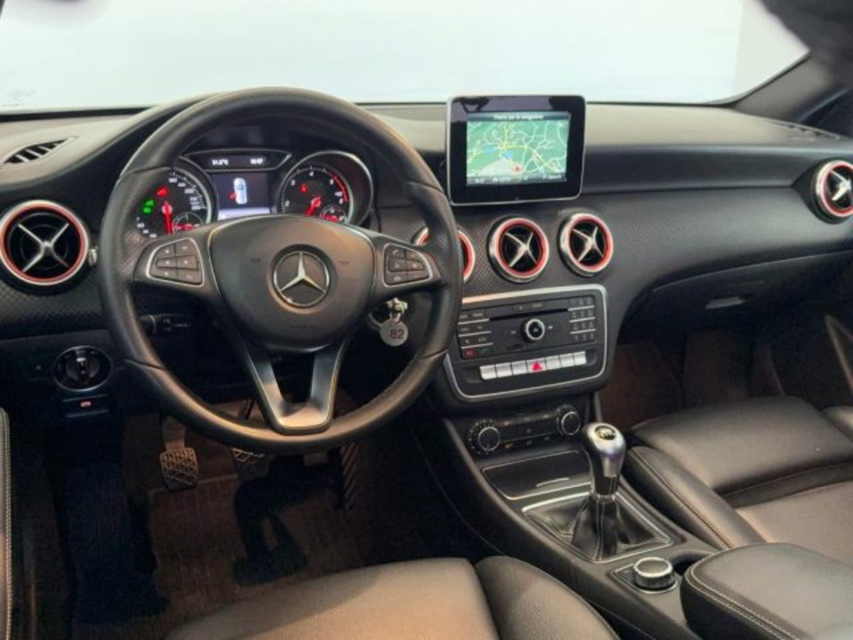 Mercedes-Benz Classe A 180 d Premium (19)