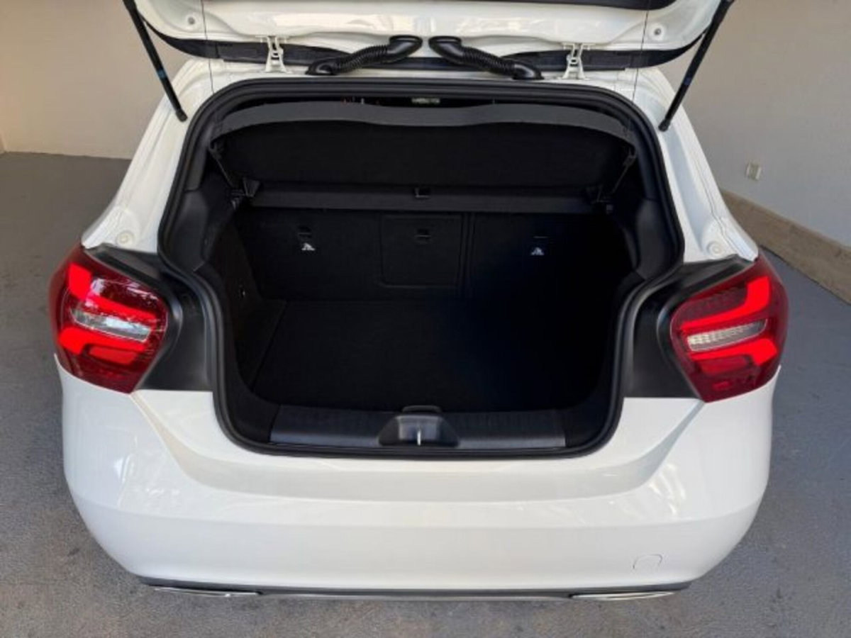 Mercedes-Benz Classe A 180 d Premium (8)
