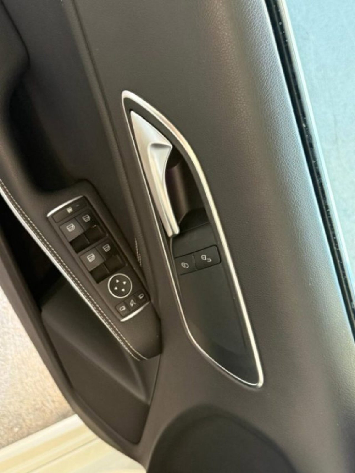 Mercedes-Benz Classe A 180 d Premium (9)