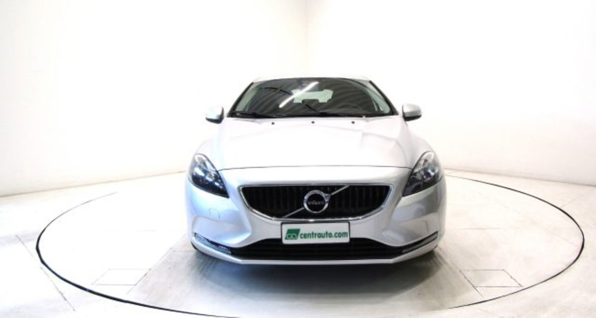 Volvo V40 D2 Geartronic Business (2)