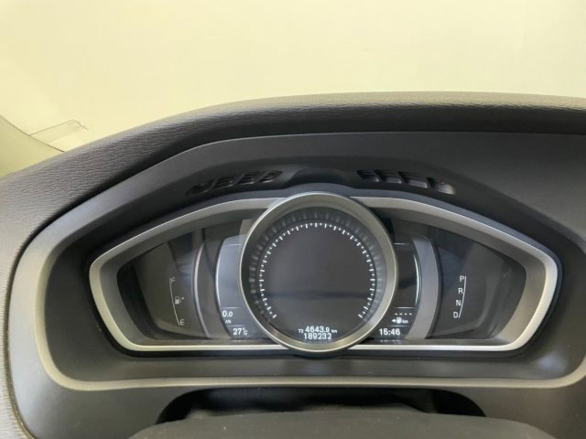 Volvo V40 D2 Geartronic Business (5)