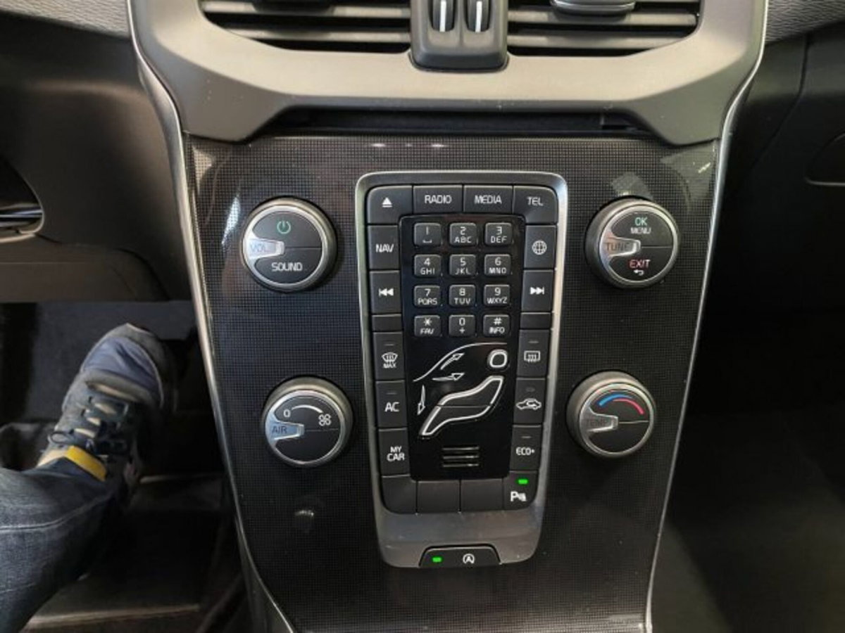Volvo V40 D2 Geartronic Business (9)