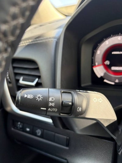 Nissan Qashqai 1.3 mhev N-Connecta 2wd 140cv (19)