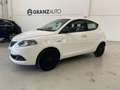 Lancia Ypsilon 1.0 FireFly 5 porte S&S Hybrid Ecochic Silver
