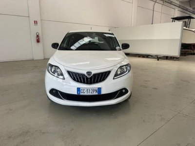Lancia Ypsilon 1.0 FireFly 5 porte S&S Hybrid Ecochic Silver (2)