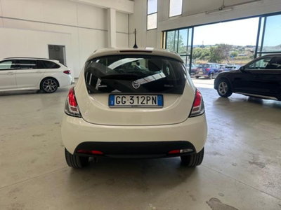 Lancia Ypsilon 1.0 FireFly 5 porte S&S Hybrid Ecochic Silver (6)