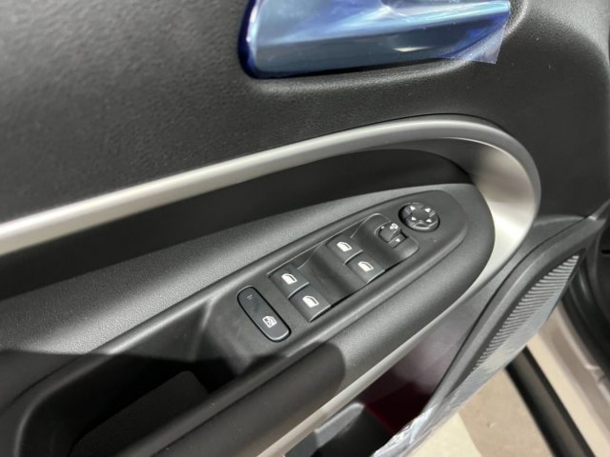 Jeep Avenger 1.2 turbo e-hybrid mhev Summit fwd 110cv edct6 (17)