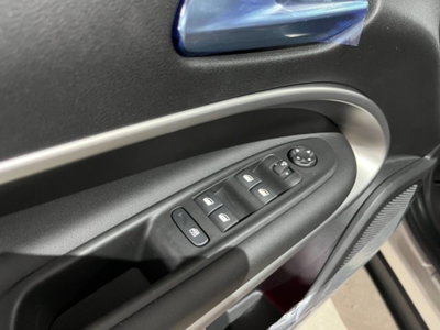 Jeep Avenger 1.2 turbo e-hybrid mhev Summit fwd 110cv edct6 (17)