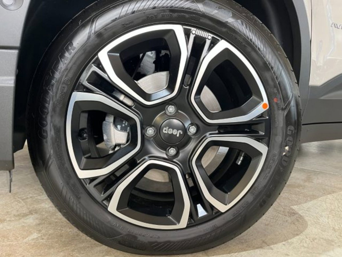 Jeep Avenger 1.2 turbo e-hybrid mhev Summit fwd 110cv edct6 (19)
