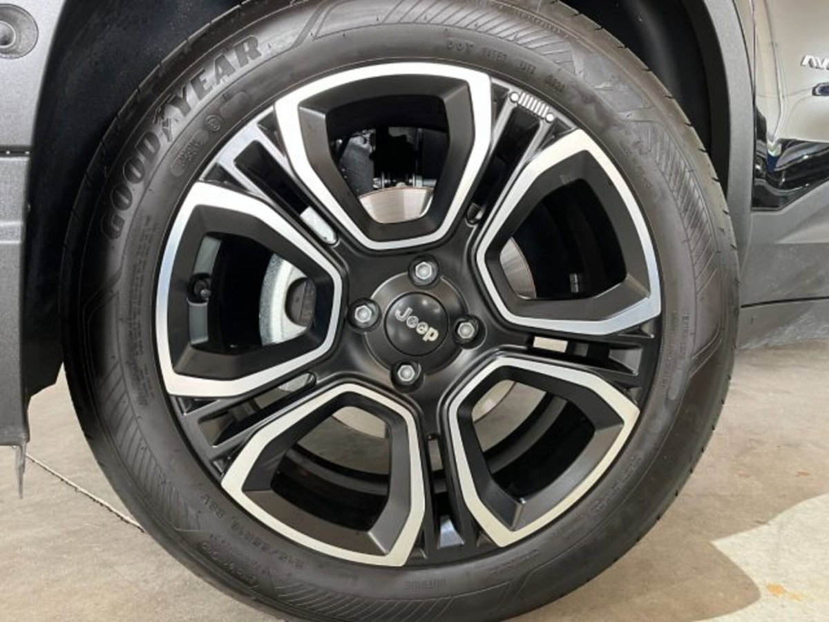 Jeep Avenger 1.2 turbo e-hybrid mhev Summit fwd 110cv edct6 (8)