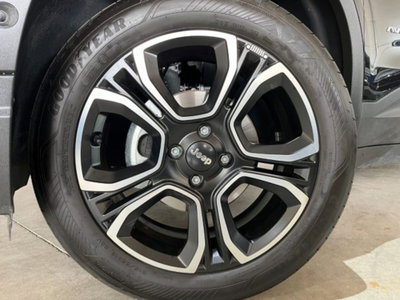 Jeep Avenger 1.2 turbo e-hybrid mhev Summit fwd 110cv edct6 (8)