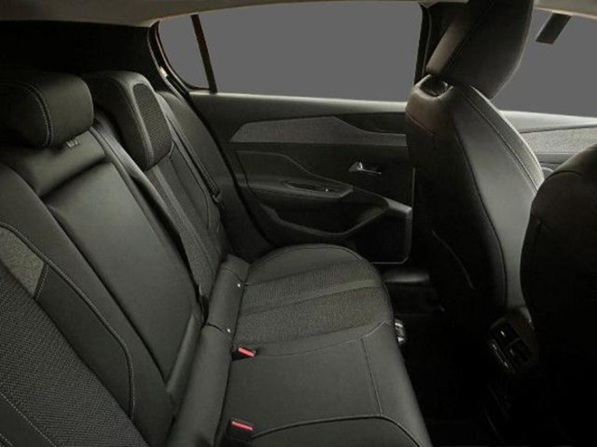 Peugeot 308 BlueHDi 130 S&S Allure (4)