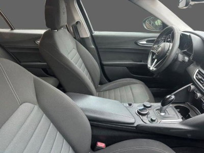 Alfa Romeo Giulia 2.2 Turbodiesel 160 CV AT8 Business (3)