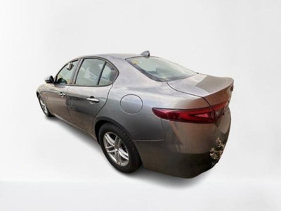 Alfa Romeo Giulia 2.2 Turbodiesel 160 CV AT8 Business (5)
