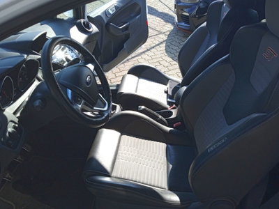Ford Fiesta 1.6 182 CV 5 porte ST (13)