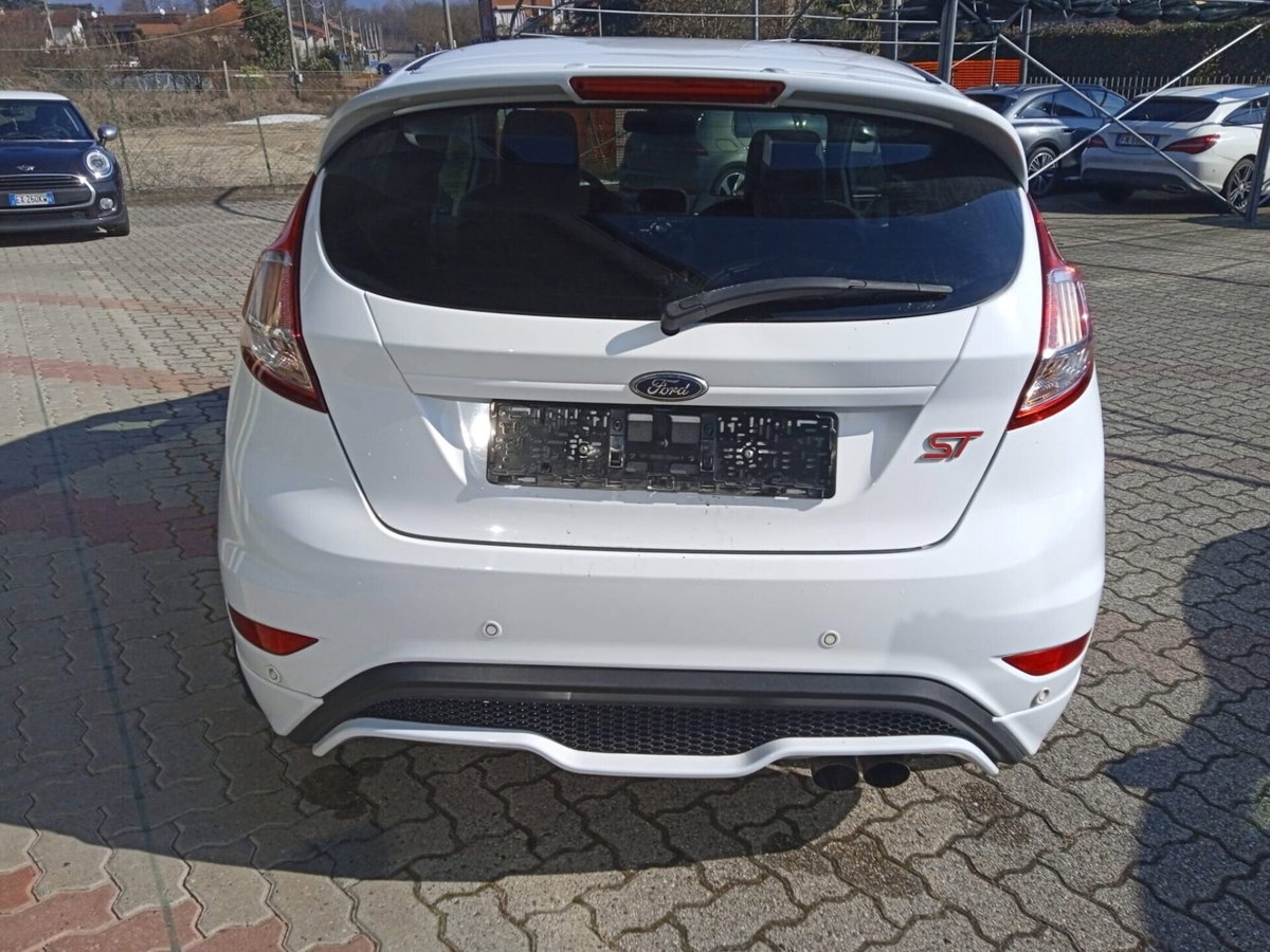 Ford Fiesta 1.6 182 CV 5 porte ST (3)