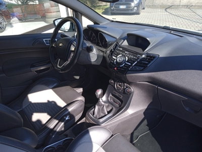 Ford Fiesta 1.6 182 CV 5 porte ST (8)