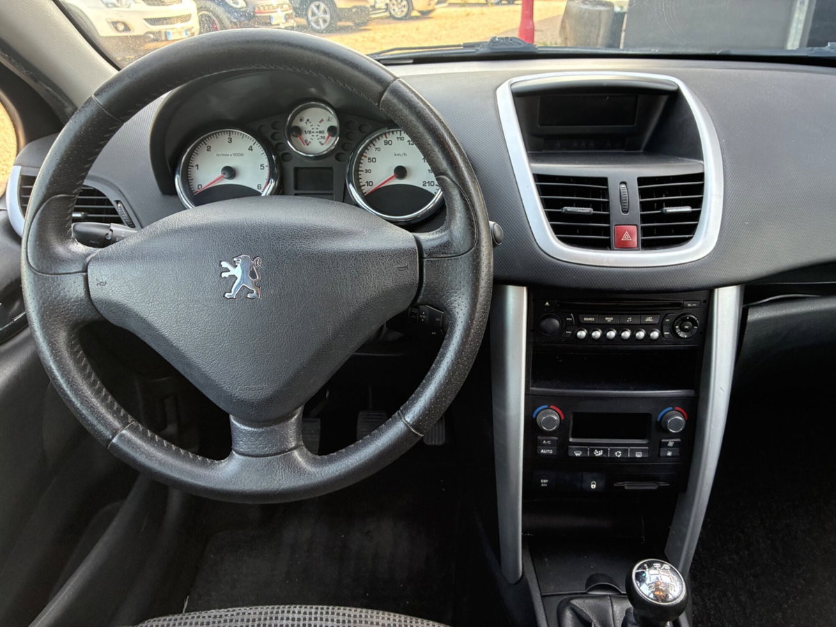 Peugeot 207 8V HDi 93CV 3p. XS (13)