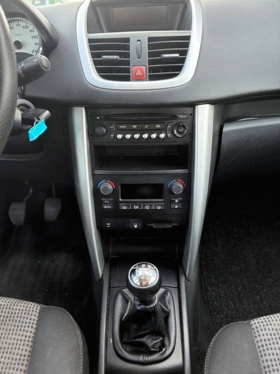 Peugeot 207 8V HDi 93CV 3p. XS (14)