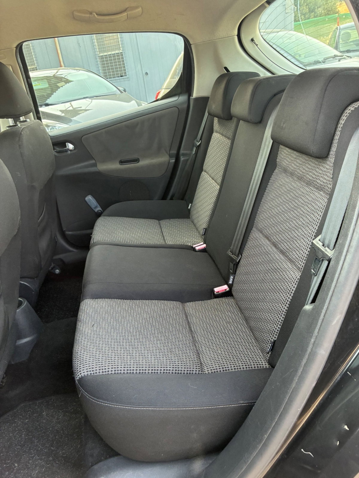 Peugeot 207 8V HDi 93CV 3p. XS (8)