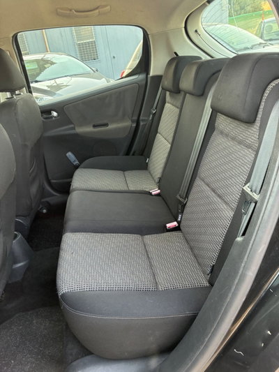 Peugeot 207 8V HDi 93CV 3p. XS (8)
